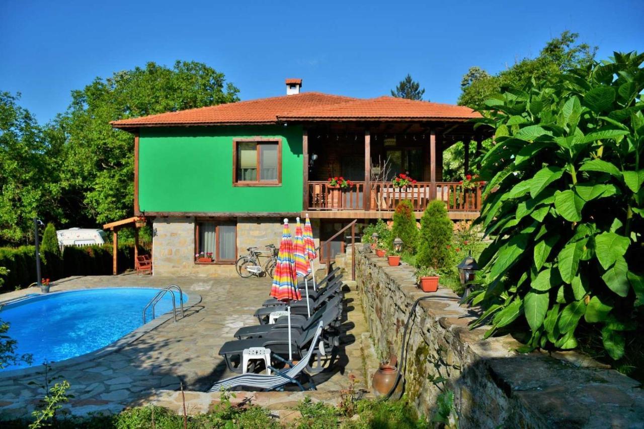 Къща Край Реката/ House By The River Vetrintsi ภายนอก รูปภาพ