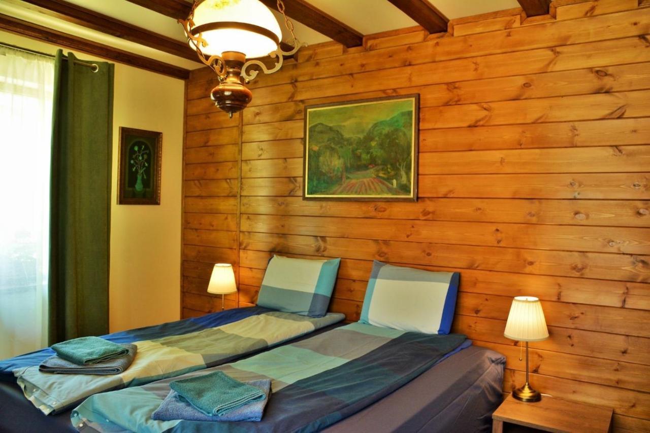 Къща Край Реката/ House By The River Vetrintsi ภายนอก รูปภาพ